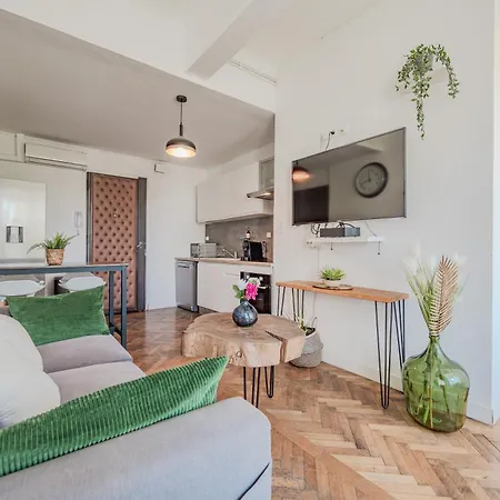 Champs De Mars - T5 Chic, 4 Chambres, Equipe Apartment *