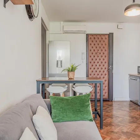 Champs De Mars - T5 Chic, 4 Chambres, Equipe